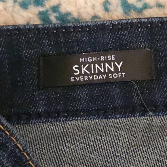 White House Black Market Dark Wash High Rise Skinny Jeans Size 6 - Picture 6 of 6